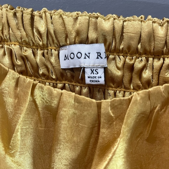 Yellow Gold Moon River Top - Picture 3 of 6